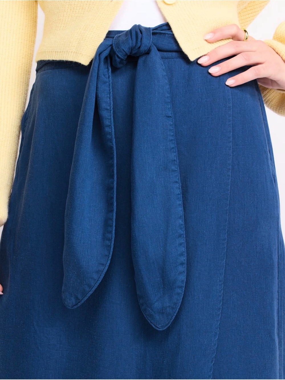 Gilli Freddie Faux Wrap Skirt Size M Blue Knit Midi Tie Waist Stitch Fix
